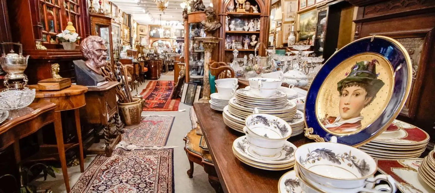 Carrie's Antiques