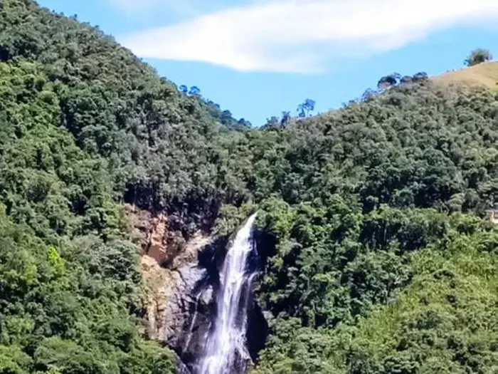  Bolombolo Falls