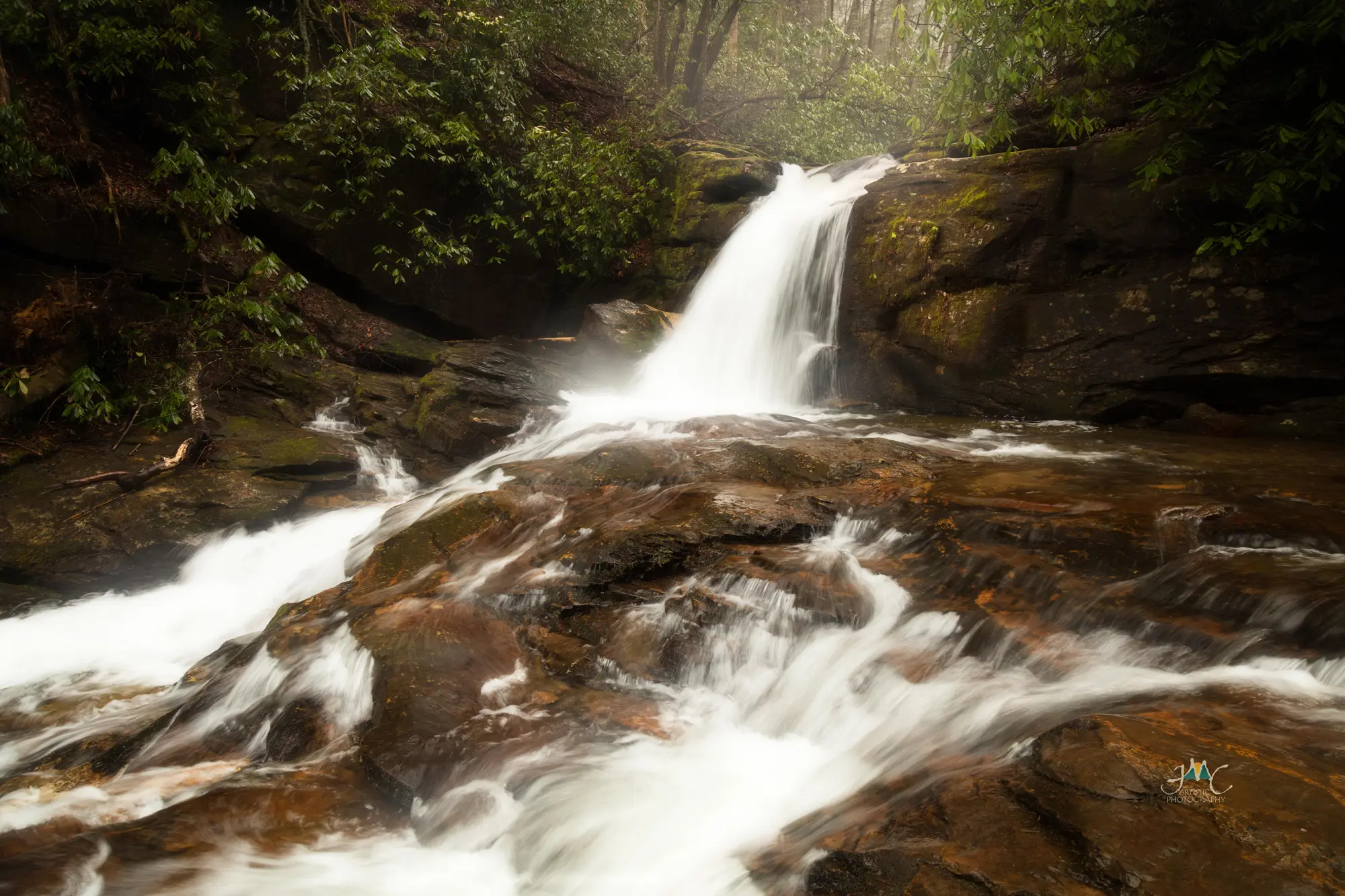 Raven Cliff Falls