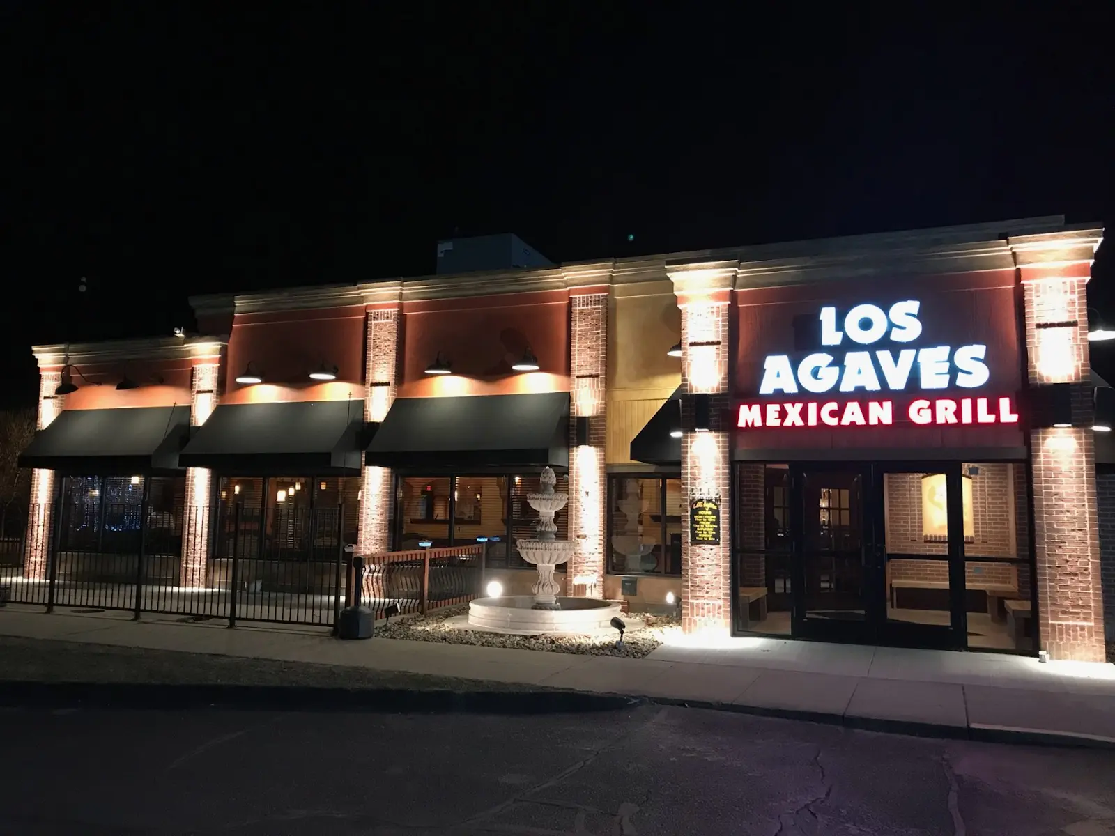 Los Agaves Mexican Grille