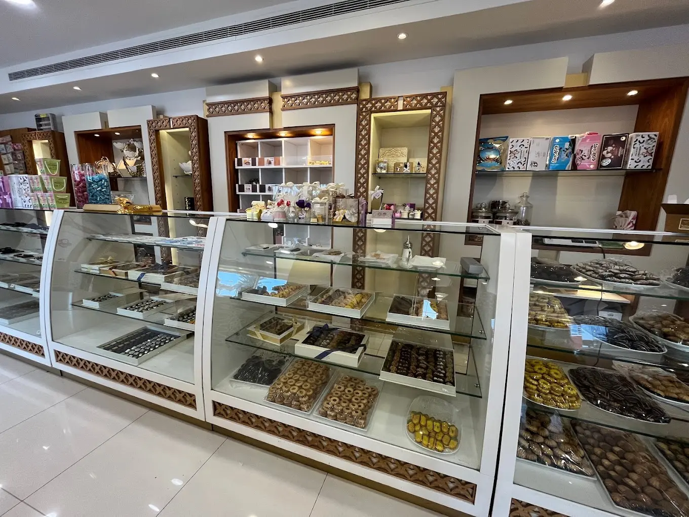 Chocolate Palace - Al Majaz (Dessert & Sweet shops ) in Al Majaz | Get  Contact Number, Address, Reviews, Rating