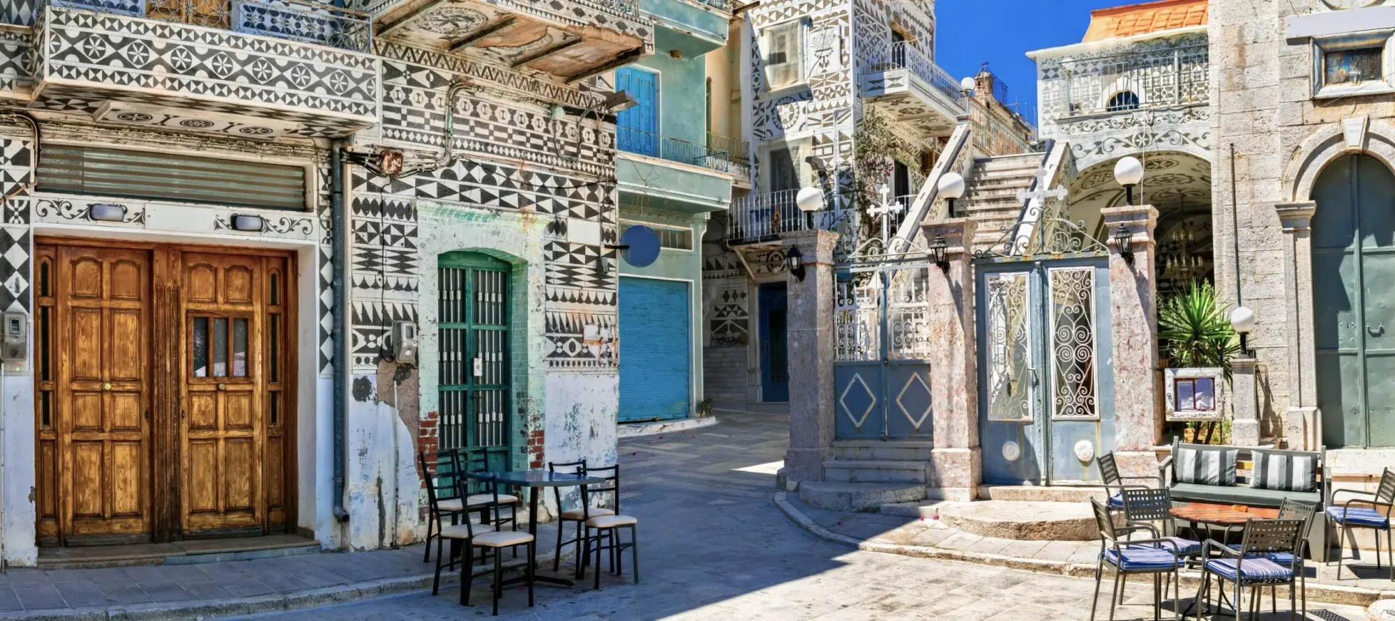 In the villages of Chios, where East and West unite| travel.gr