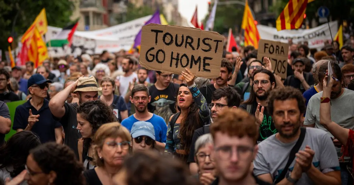 Water pistol attacks on Barcelona tourists? I’m just surprised it hasn’t happened sooner