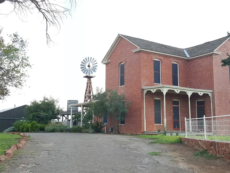 Historic White-Pool House