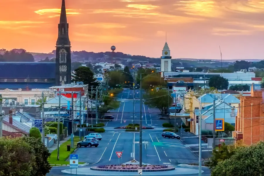 Warrnambool - Via Great Ocean Road