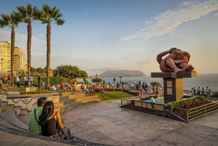 Stroll Along El Malecon, Lima's Scenic Cliff Top Walkway