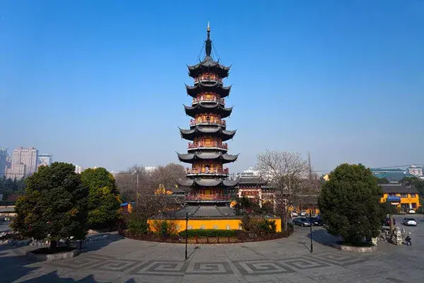 Longhua Temple - Wendy Wei Tours