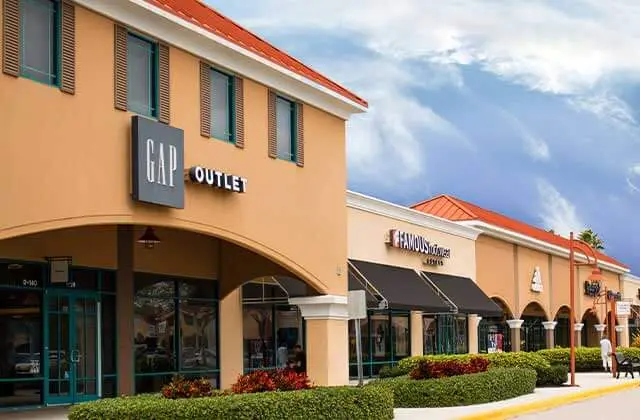 Vero Beach Outlets Shopping Area - Save with Discount Coupon