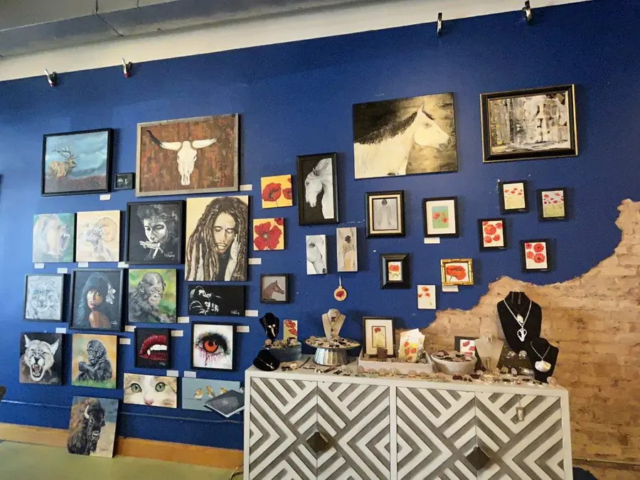 Southern Heartland Art Gallery reopens in temporary Square location - The  Covington News