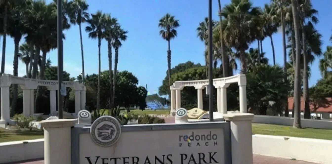 Veterans Park Sign - Redondo Beach CA; Picture of Veterans Park, Redondo Beach