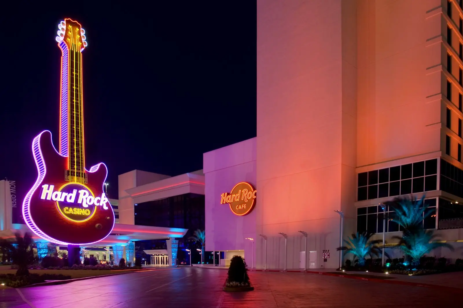 Live Music and Dining in Biloxi, MS | Hard Rock Cafe Biloxi