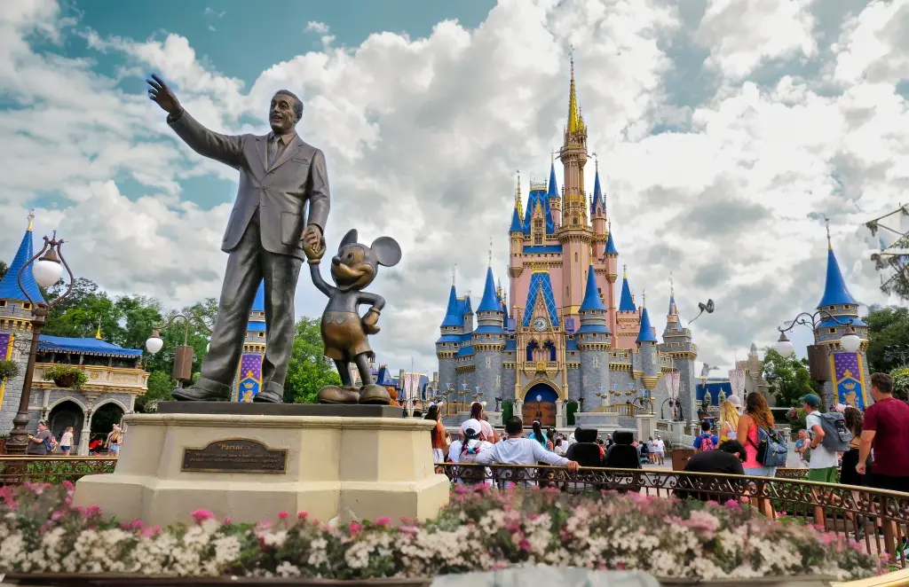 Report: Magic Kingdom tops 2022 theme park attendance list