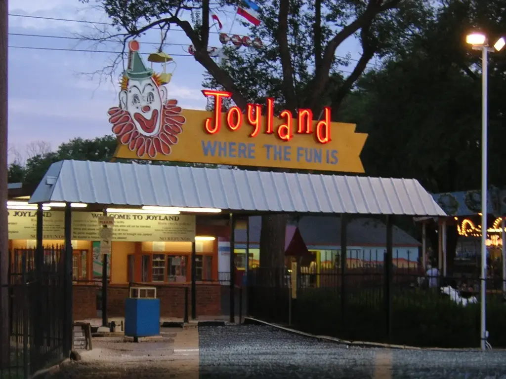 Joyland Amusement Park - Wikipedia