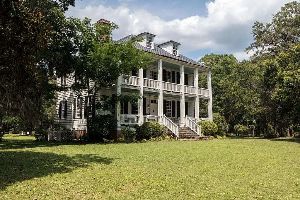 The great house at Hopsewee Plantation, near the settlement of North  Santee, along the Santee River in Georgetown County, South Carolina -  PICRYL - Public Domain Media Search Engine Public Domain Search