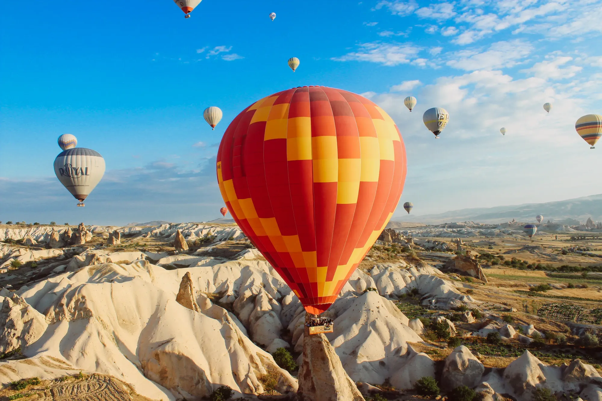 File:Hot Air Balloon Ride (Unsplash).jpg - Wikimedia Commons