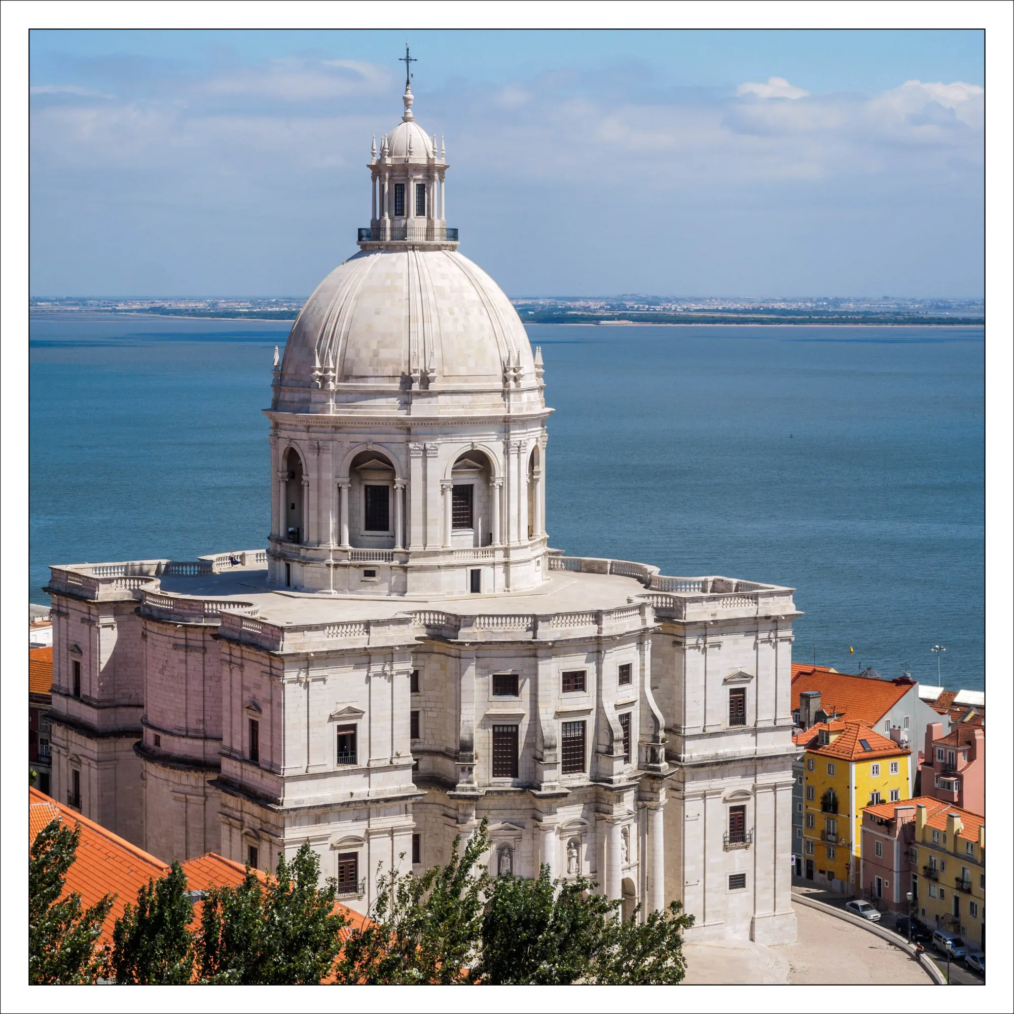 File:On Top of São Vicente, Looking Down on the National Pantheon  (23553828273).jpg - Wikimedia Commons