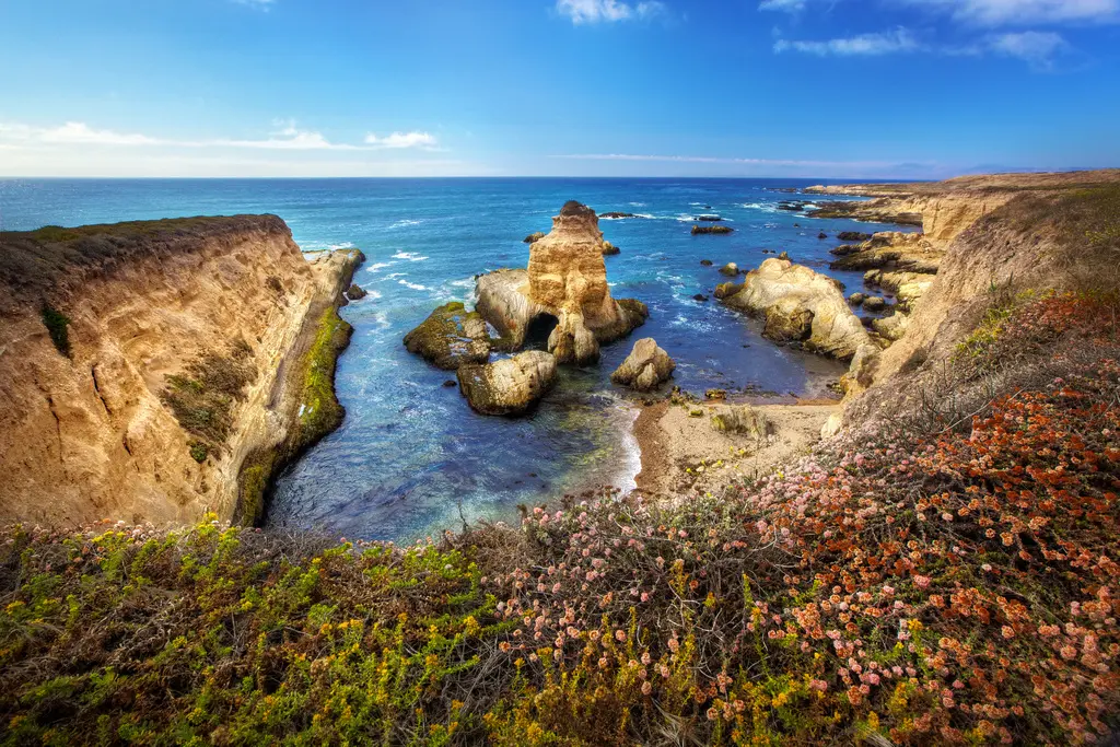 View from the Edge of the Cliffs - Montana De Oro State Pa… | Flickr