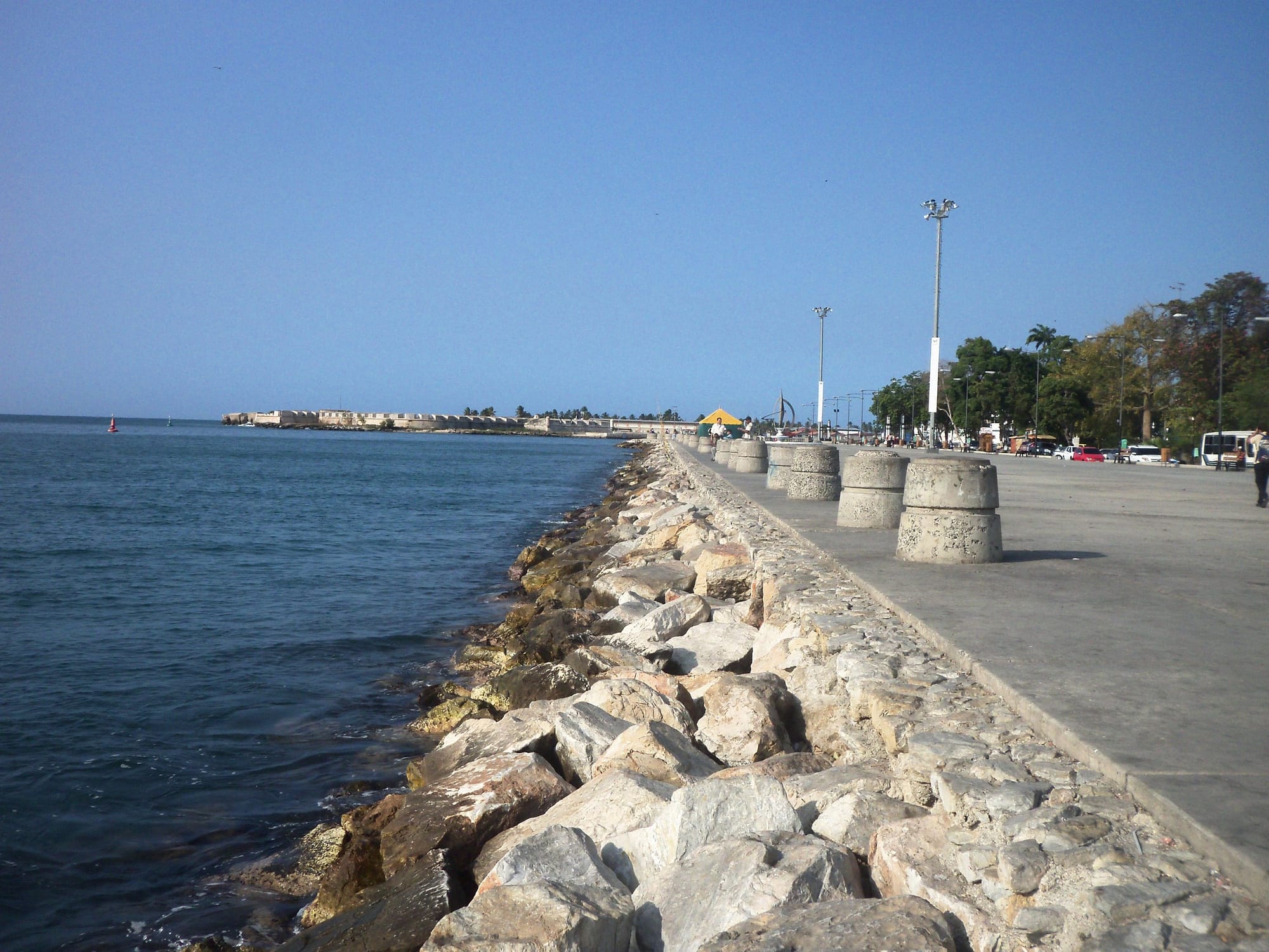 File:Malecón Puerto Cabello.JPG - Wikimedia Commons