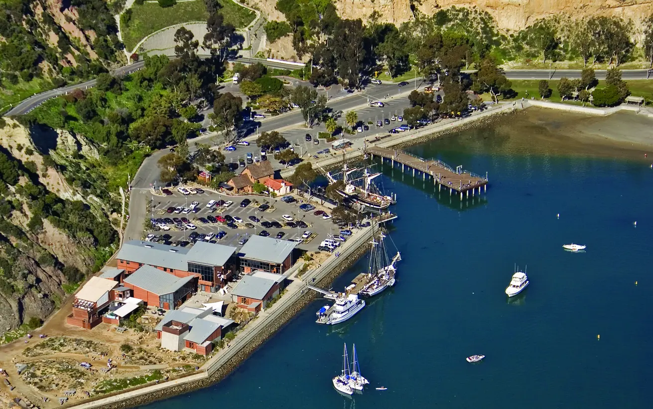 File:Ocean Institute, aerial shot, cropped.png - Wikimedia Commons