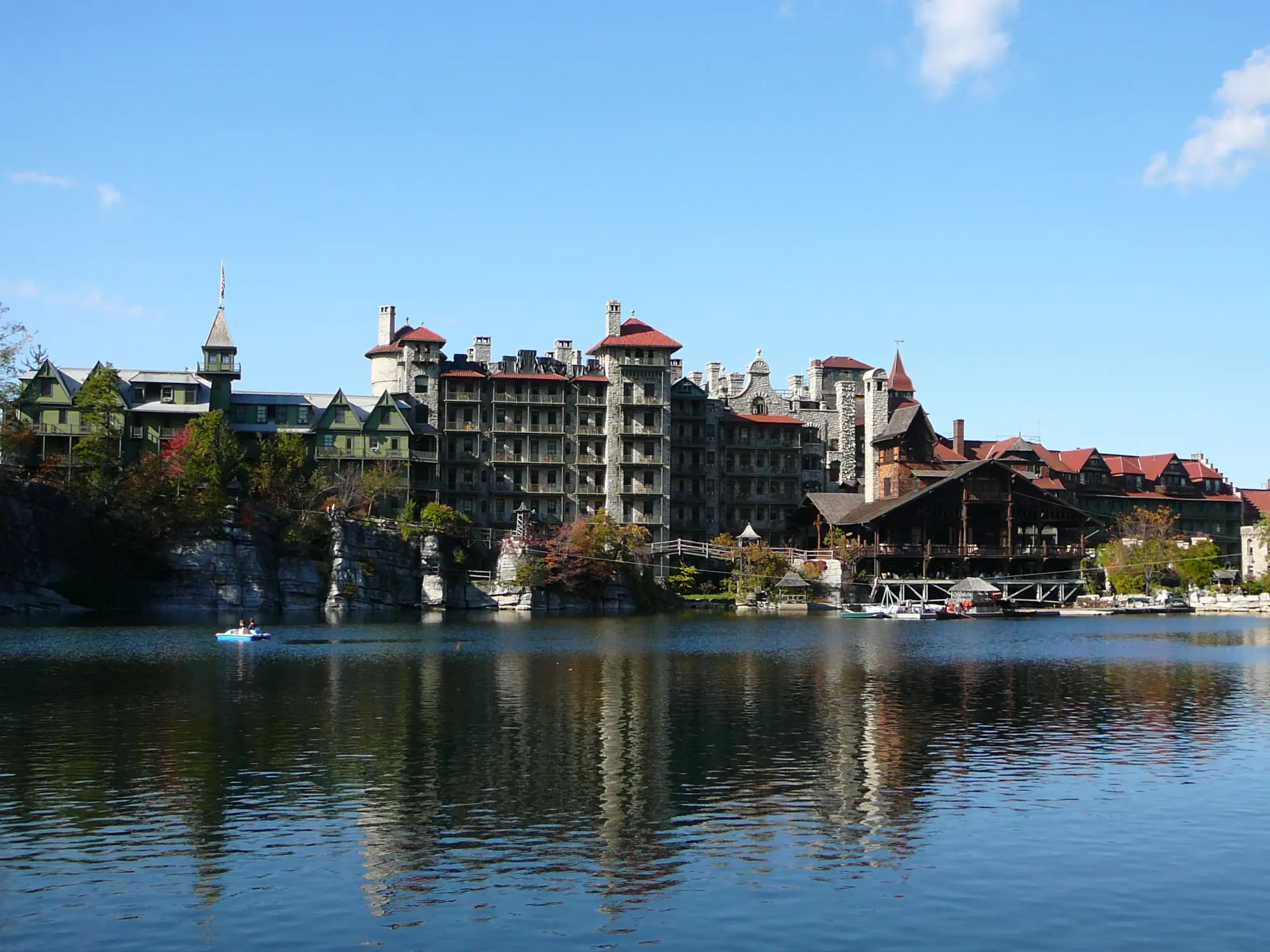 File:Mohonk Mountain House.jpg - Wikimedia Commons