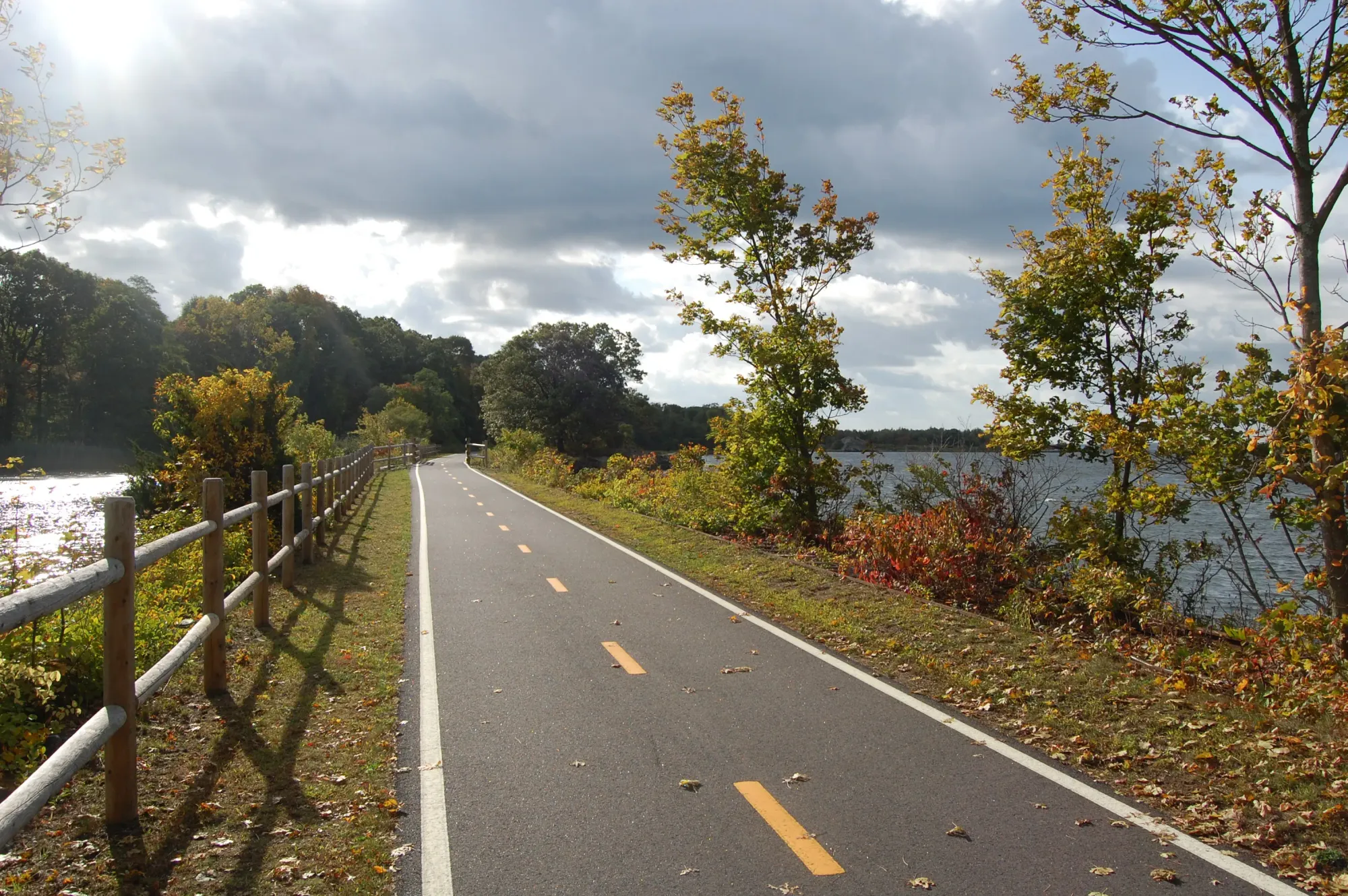 File:East Bay Bike Path near Squantum Point, October 2014.jpg - Wikimedia Commons