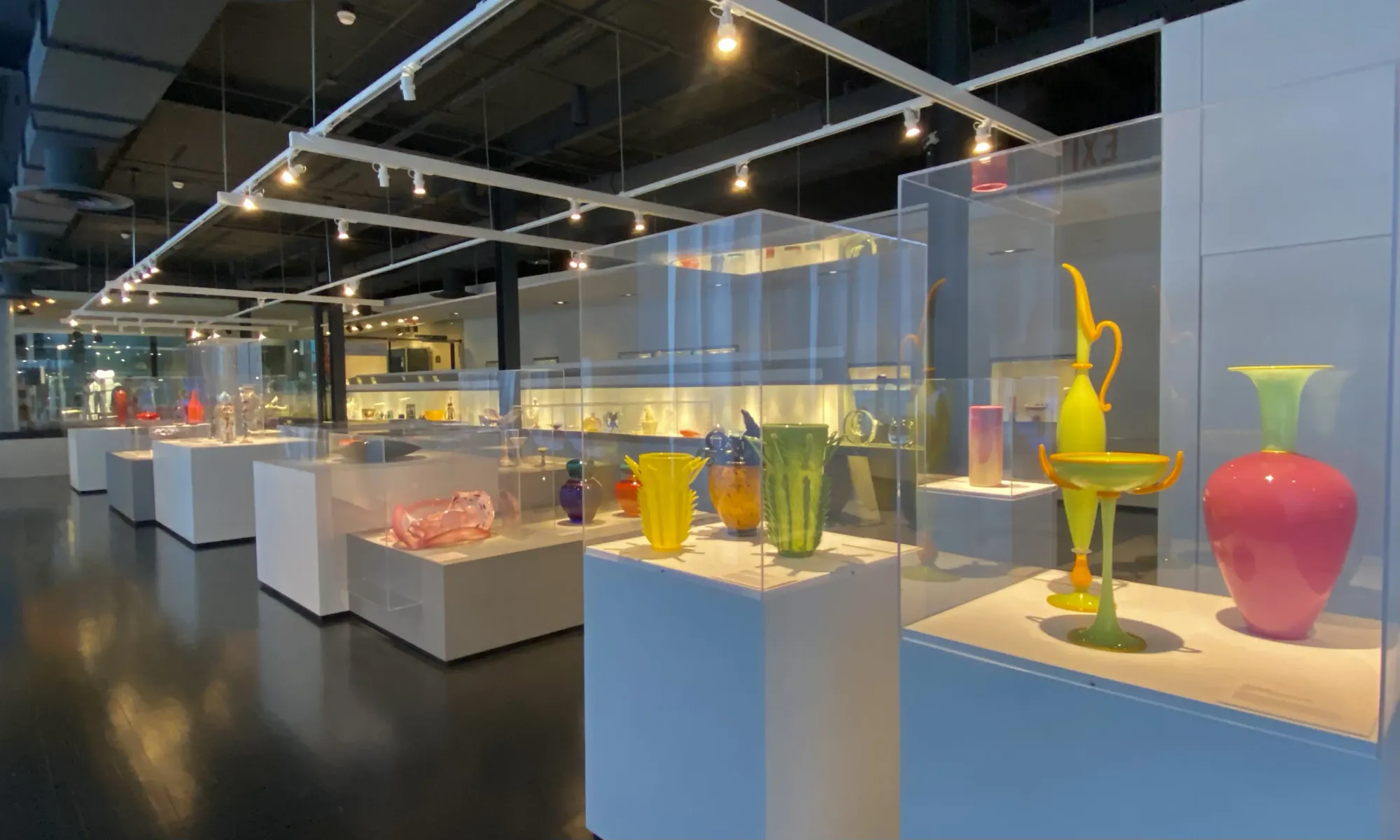 File:Heineman Gallery, Corning Museum of Glass, Corning, New York -  20230117.jpg - Wikimedia Commons