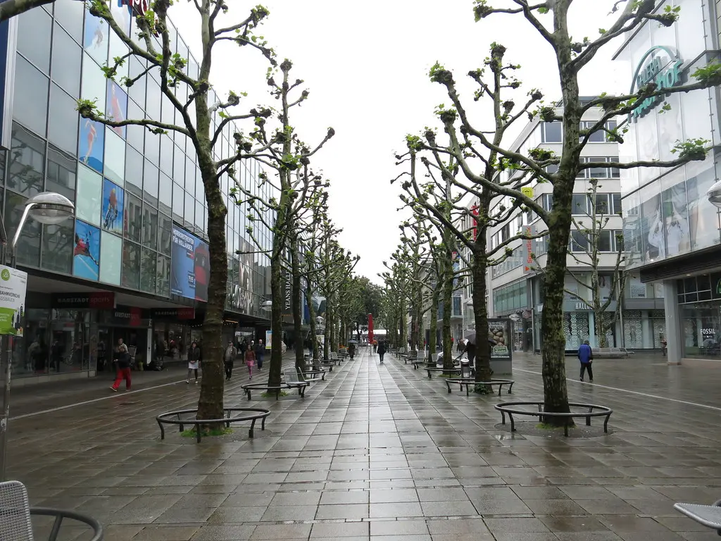 Königstraße, Stuttgart | A view on the rainy Königstraße in … | Flickr