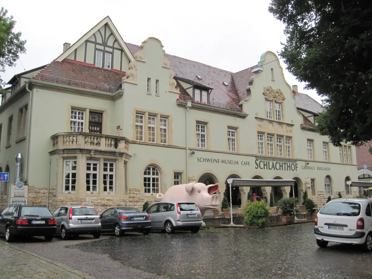 File:Schweinemuseum Stuttgart 01.jpg - Wikimedia Commons