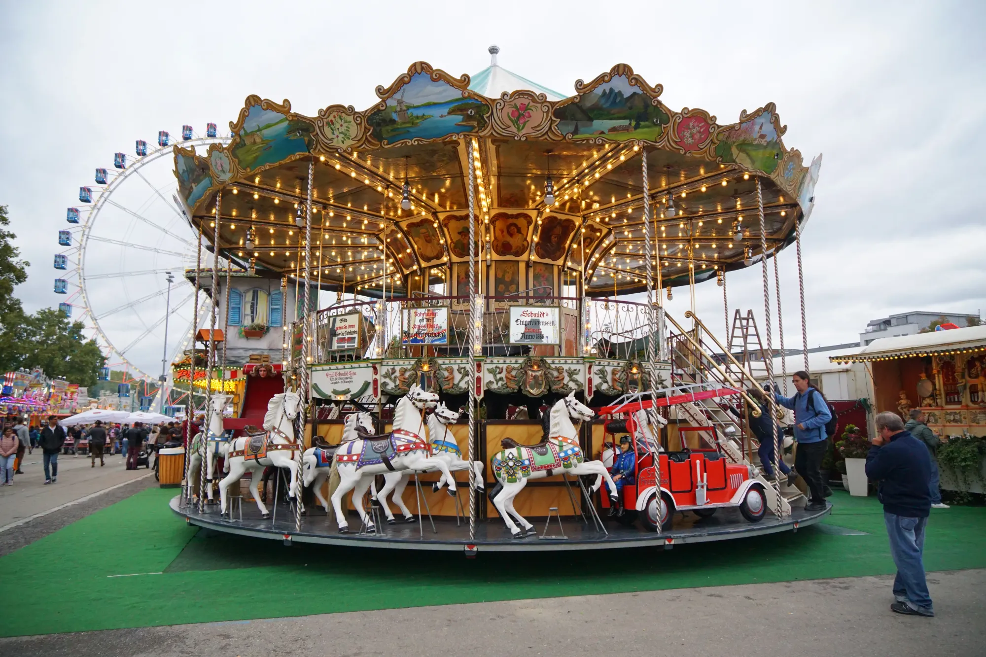 File:Cannstatter Volksfest 2019 18.jpg - Wikimedia Commons