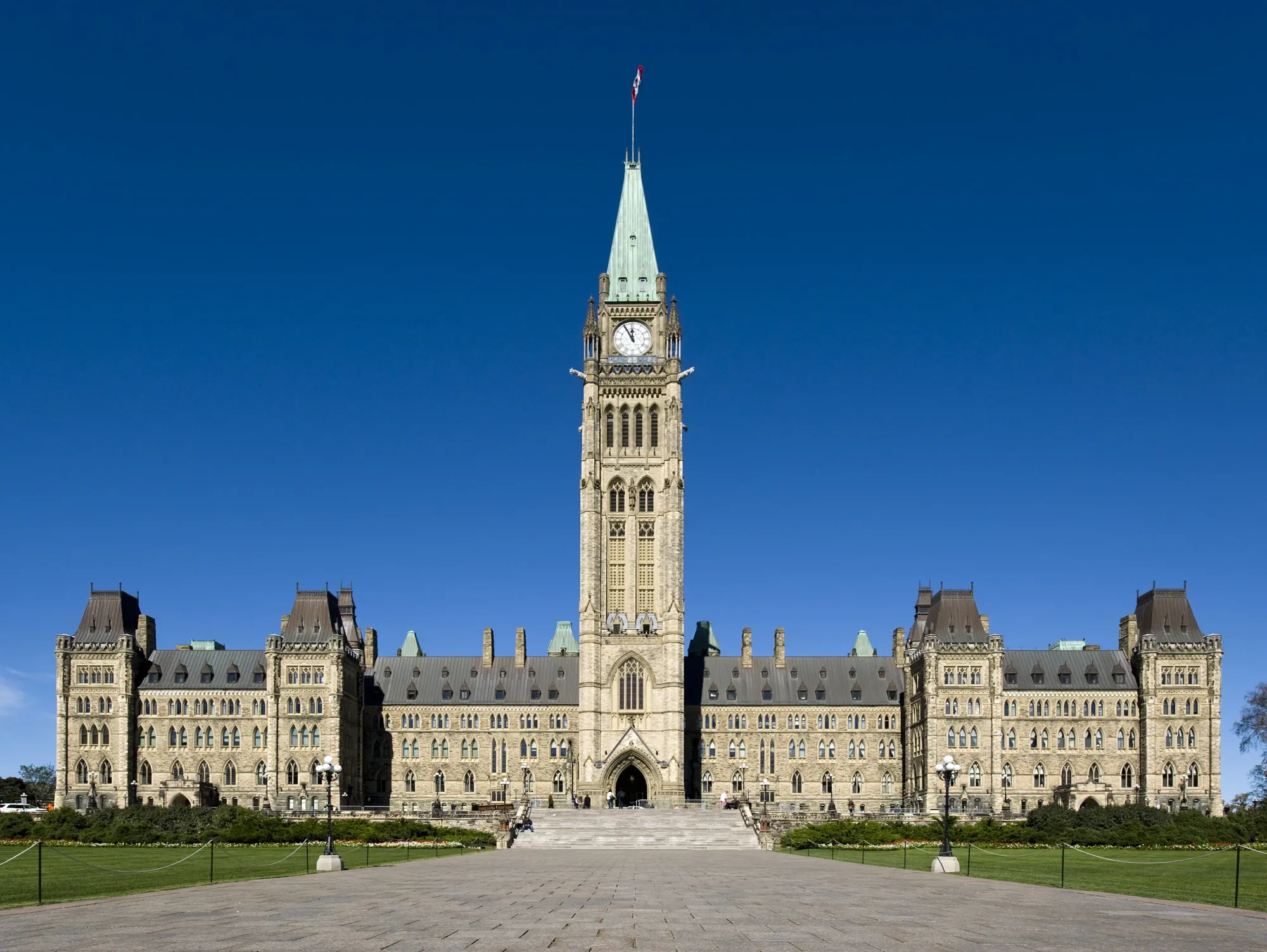 File:Centre Block - Parliament Hill.jpg - Wikimedia Commons