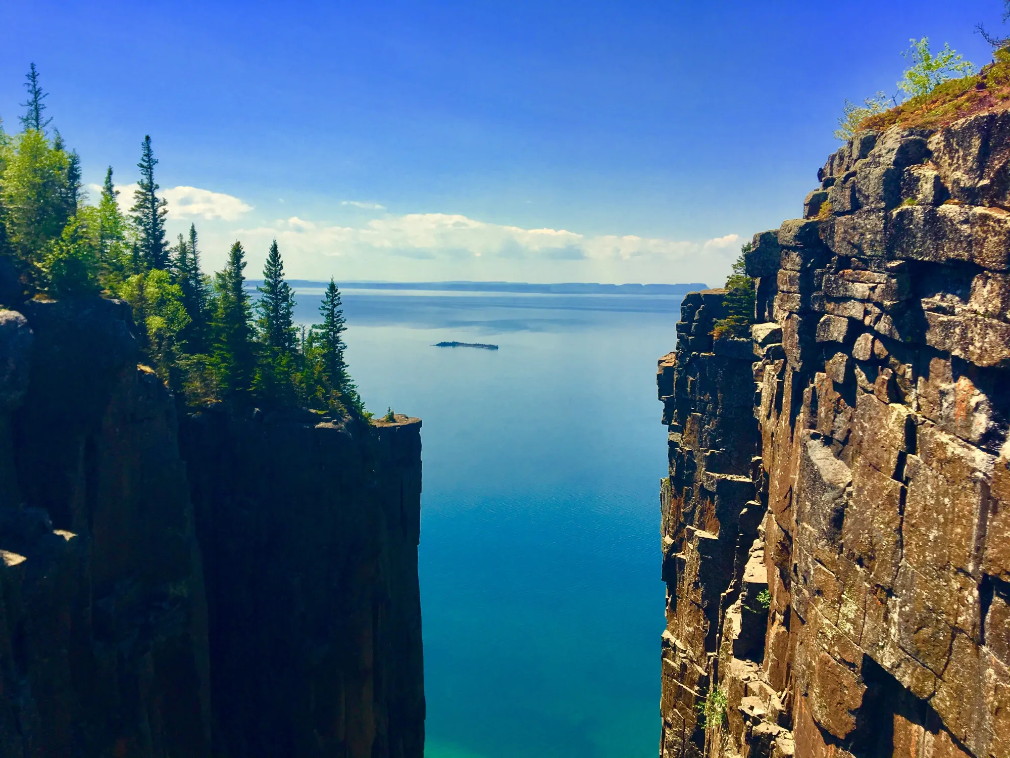 File:Sleeping Giant Provincial Park.jpg - Wikimedia Commons