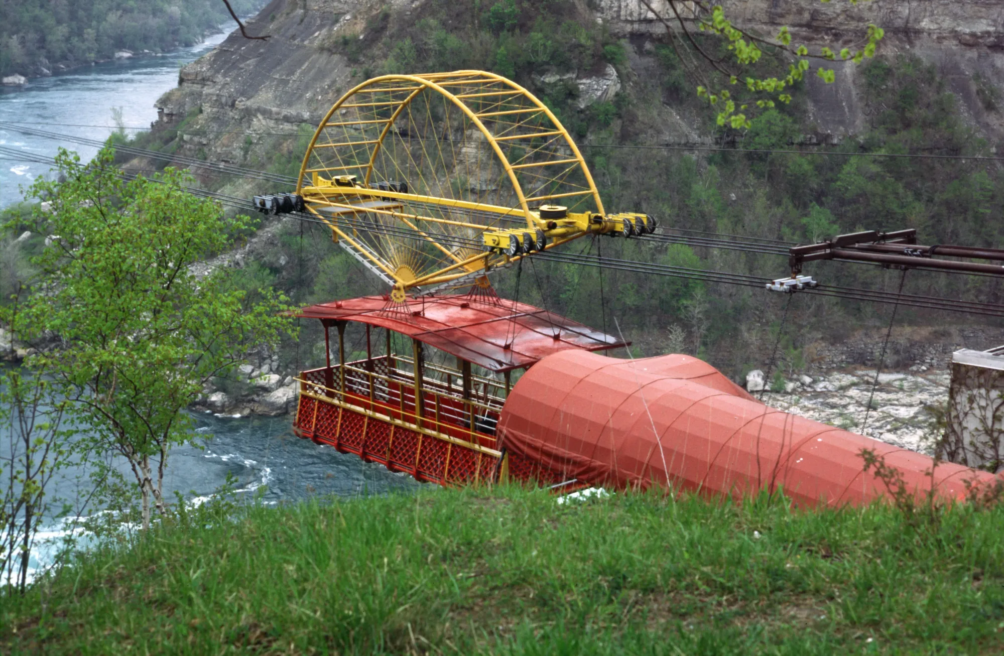 File:Niagara Falls Whirlpool Aero Car.jpg - Wikimedia Commons