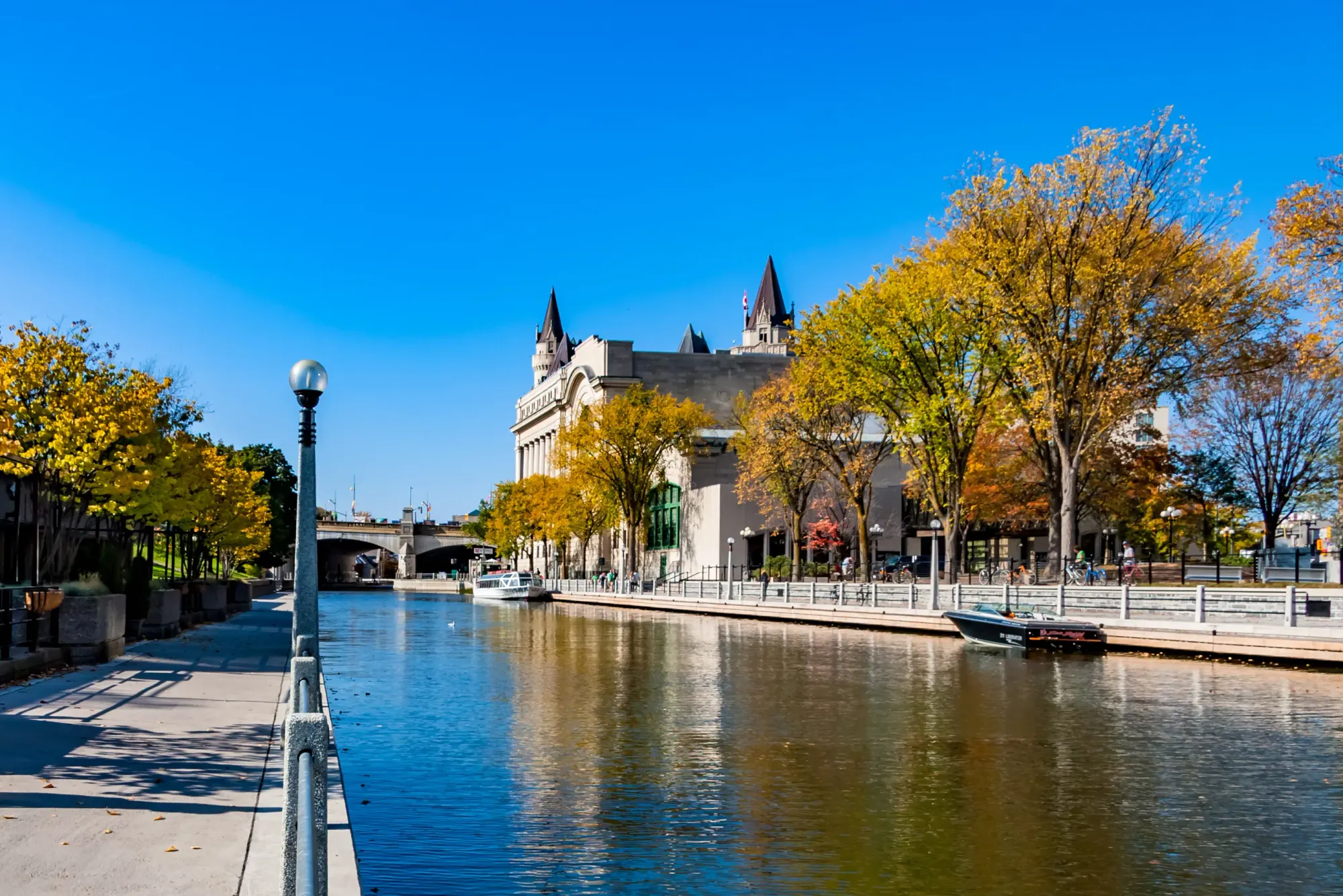 File:Canal The Rideau Canal ,Ottawa (40144054085).jpg - Wikimedia Commons
