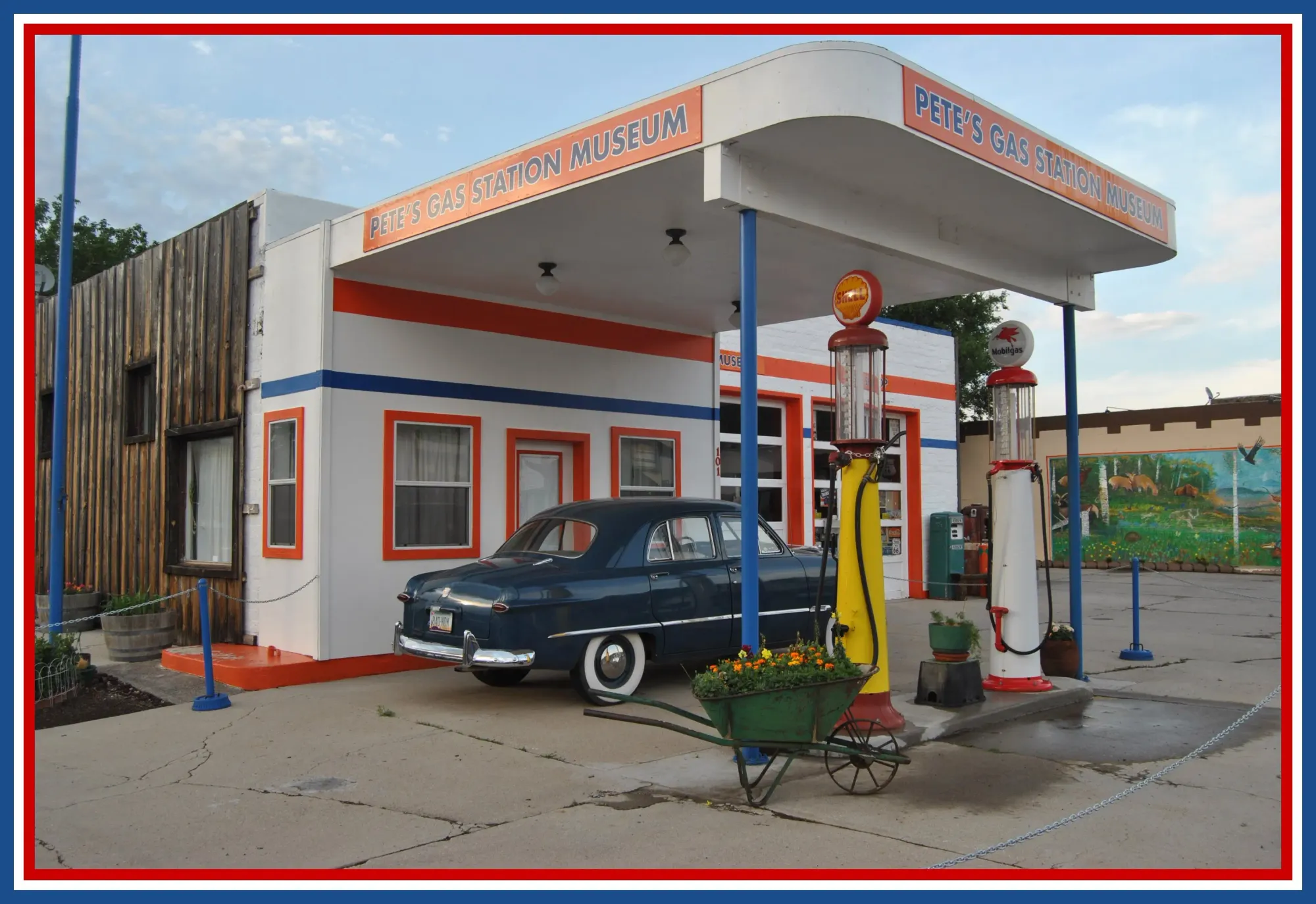 File:Pete's Route 66 Gas Station Museum.jpg - Wikimedia Commons