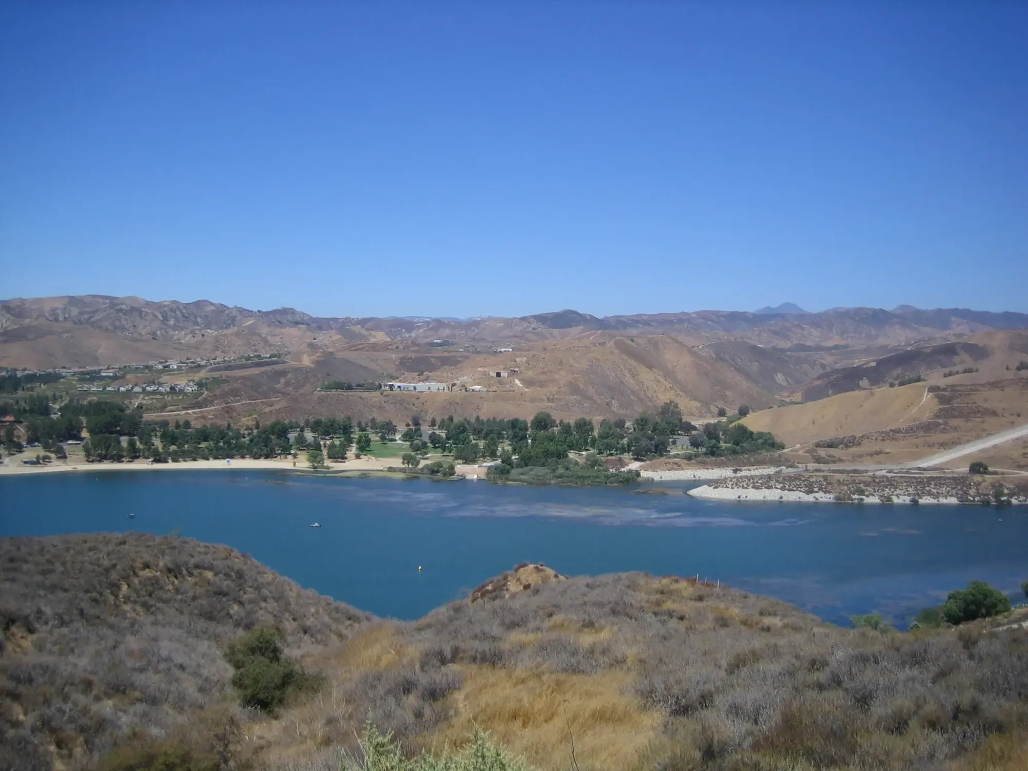 File:Castaic Lake.jpg - Wikimedia Commons