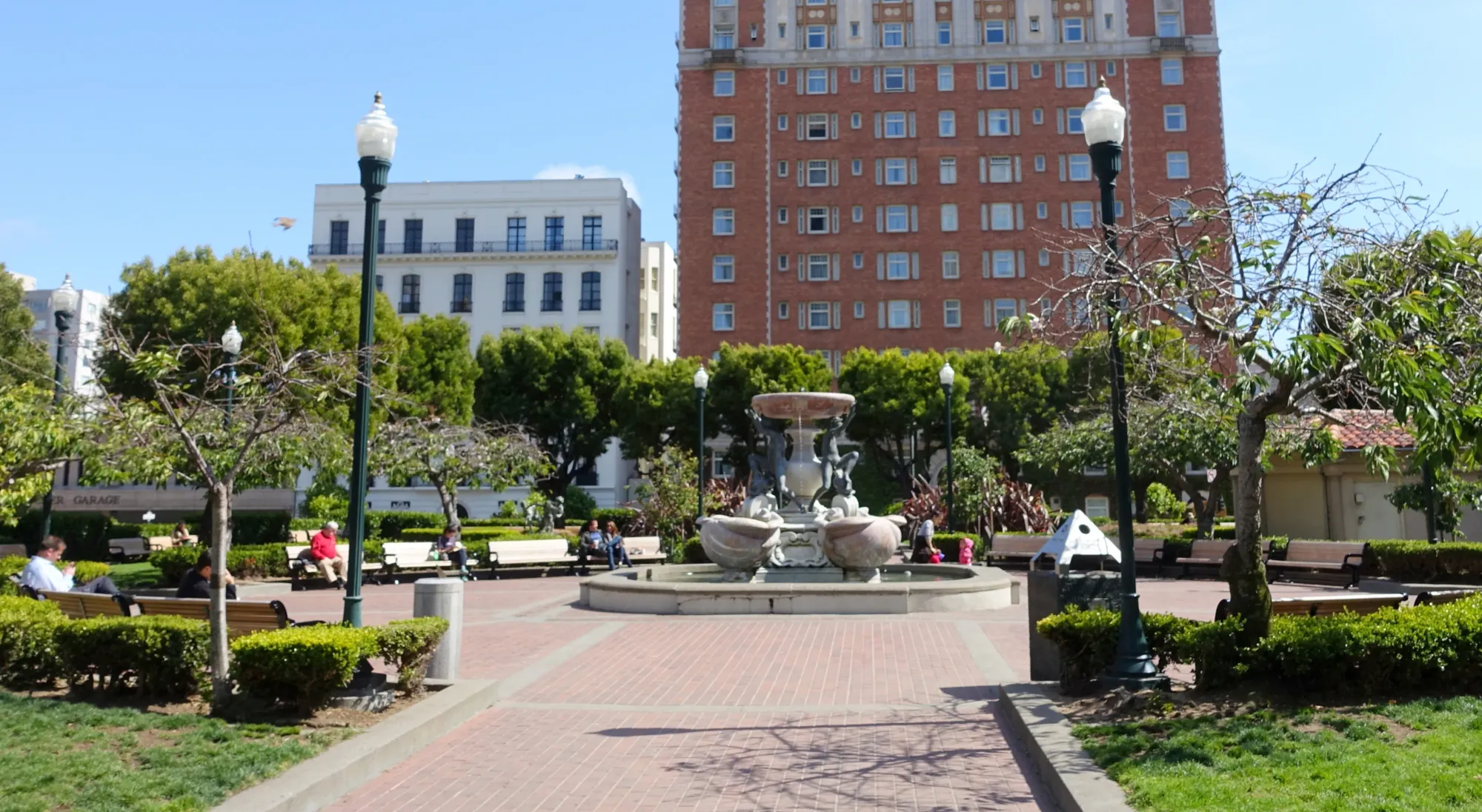 File:Huntington Park - San Francisco, CA - DSC02379 (cropped).JPG - Wikimedia Commons