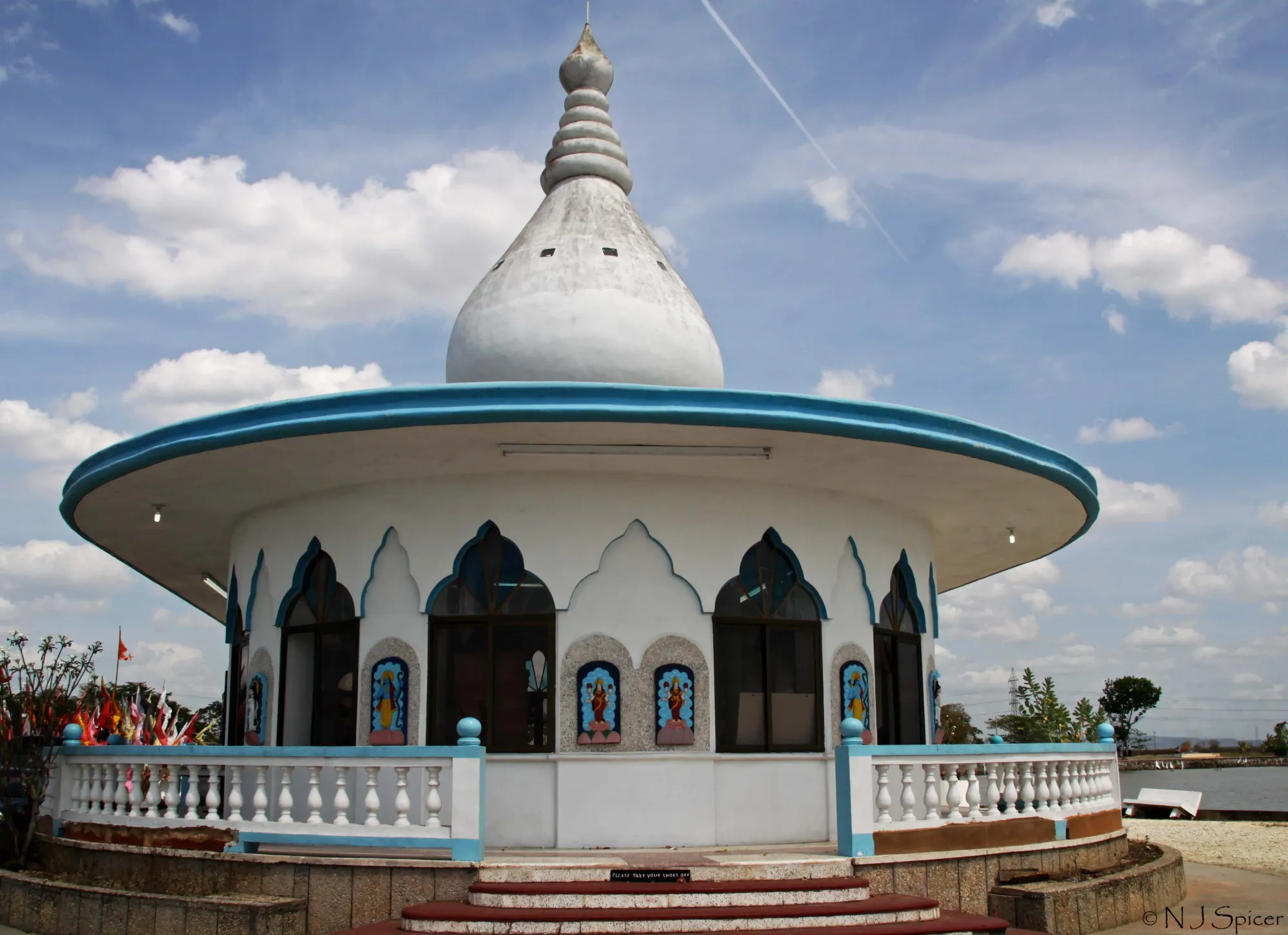 File:Waterloo Temple, Trinidad.jpg - Wikimedia Commons