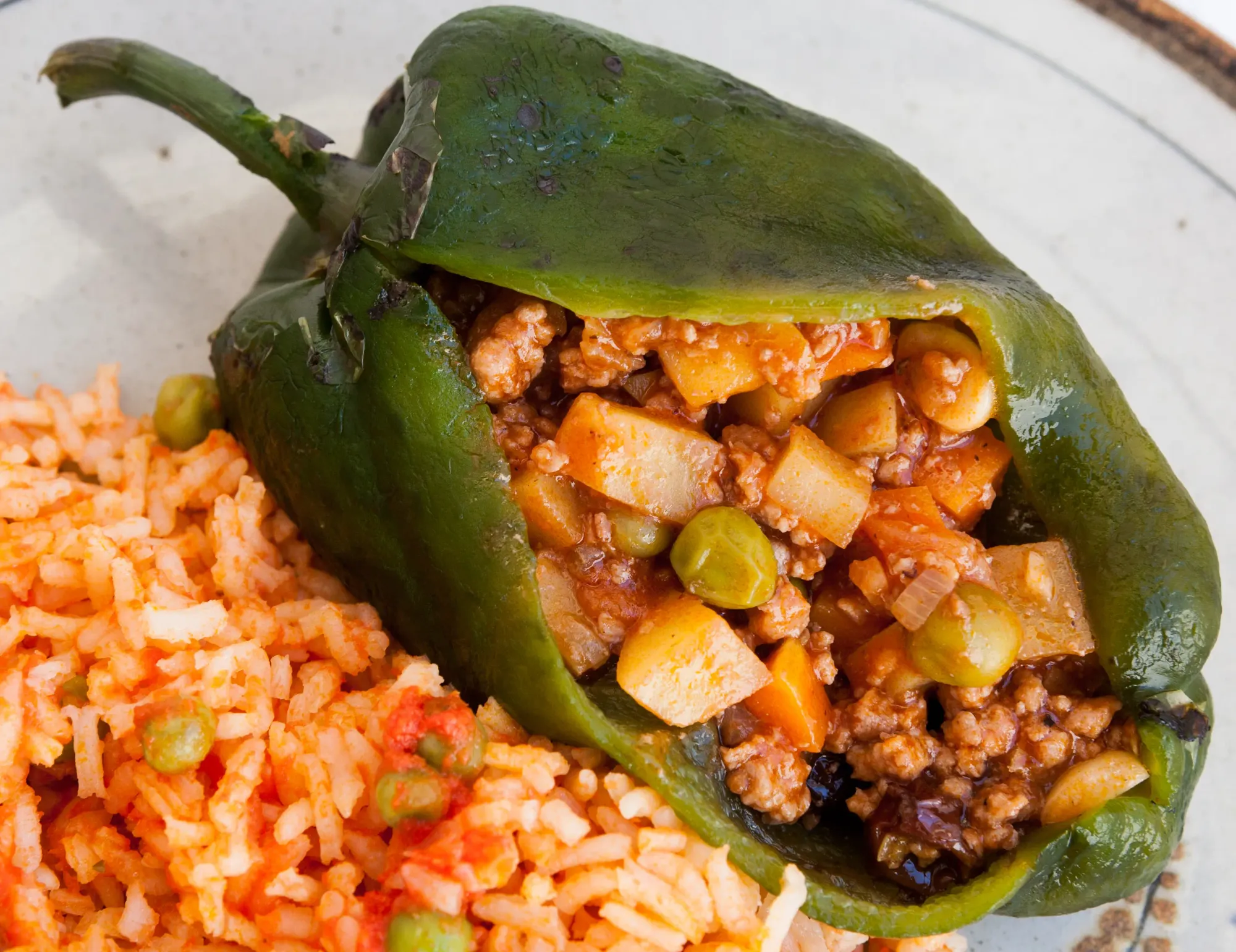 File:Chile relleno.jpg - Wikimedia Commons