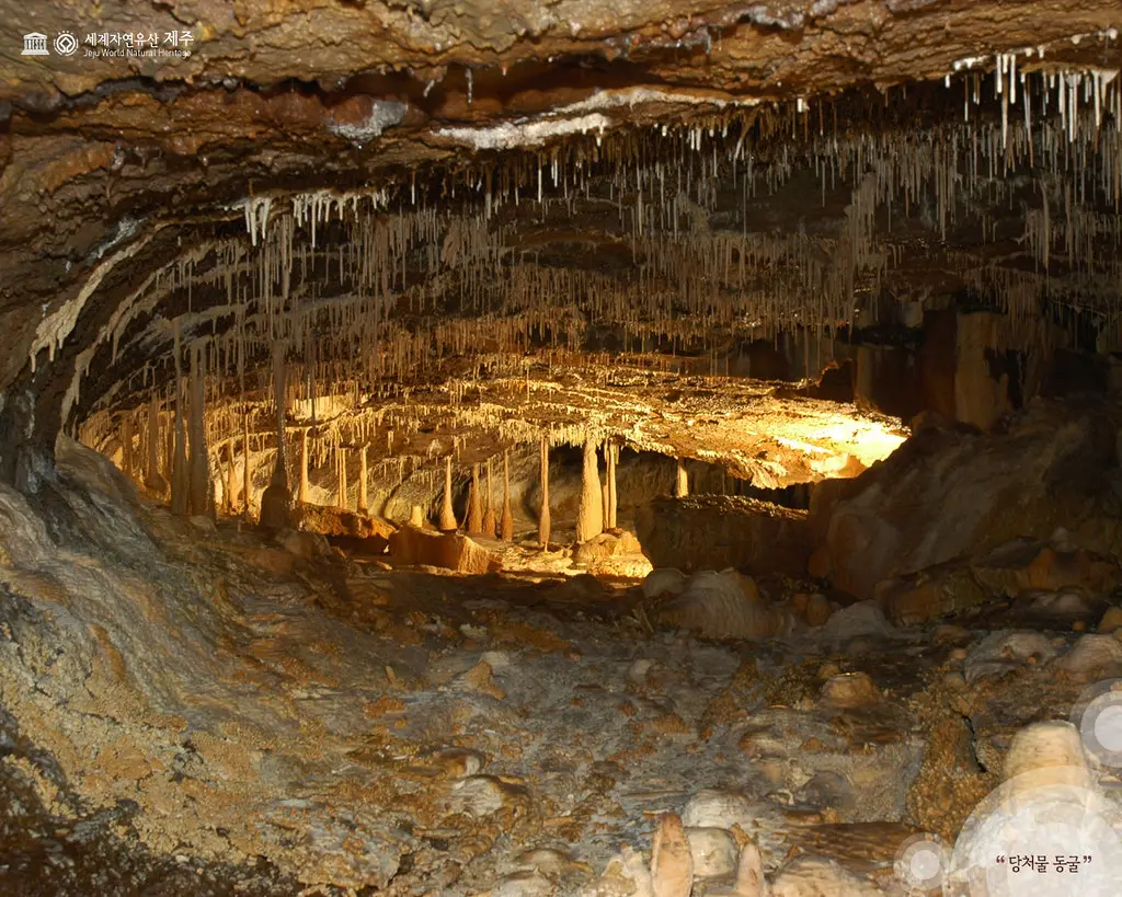 Experience Jeju's lava tubes in 3D: Dangcheomuldonggul Lav… | Flickr
