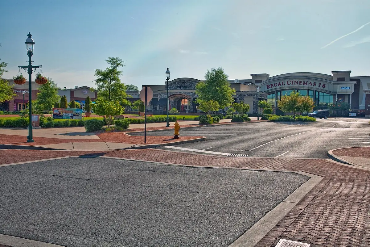 Regal Streets Of Indian Lake (2025) - All You Need to Know BEFORE You Go (w/ Reviews & Photos)