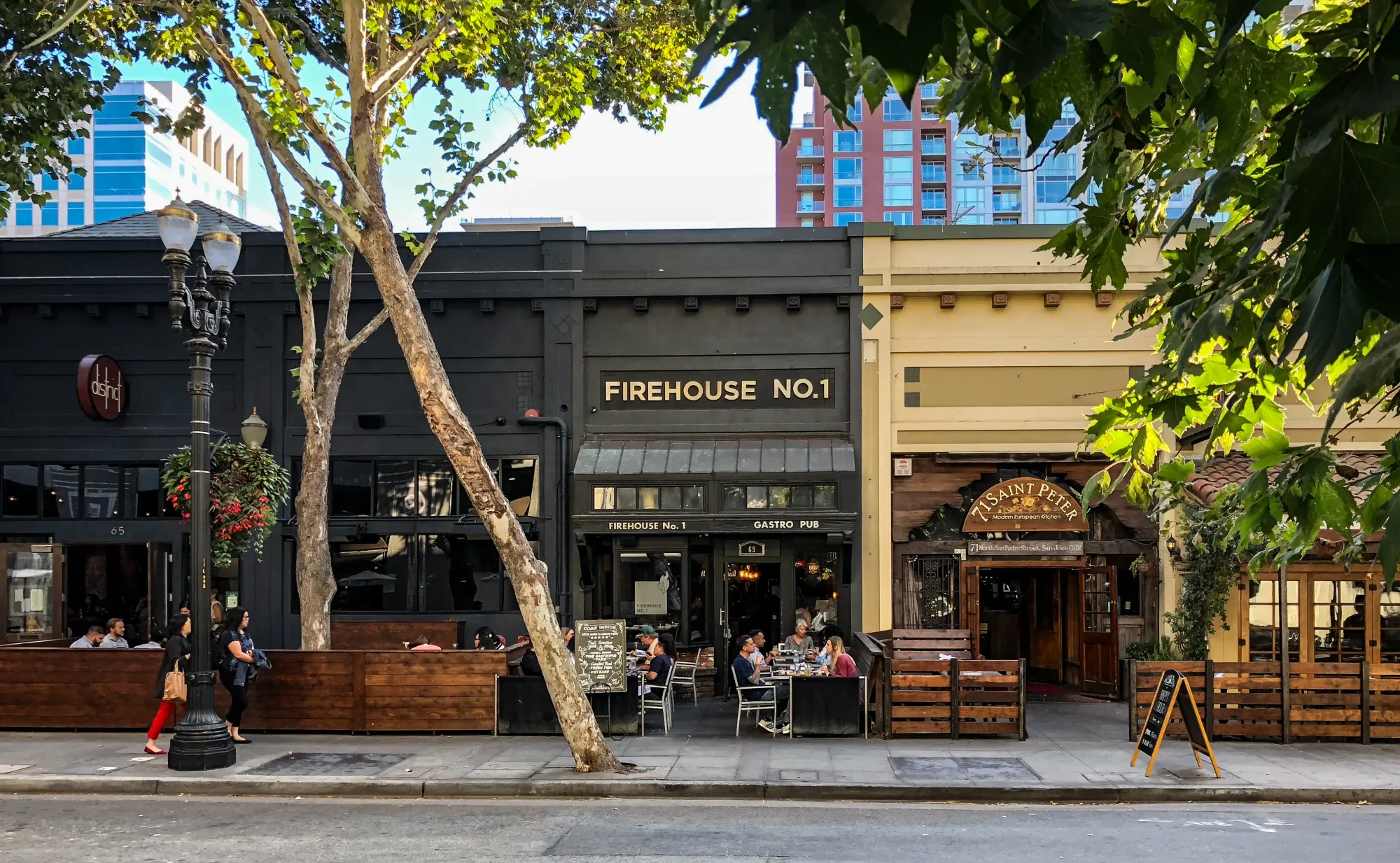 San Pedro Square - Wikipedia