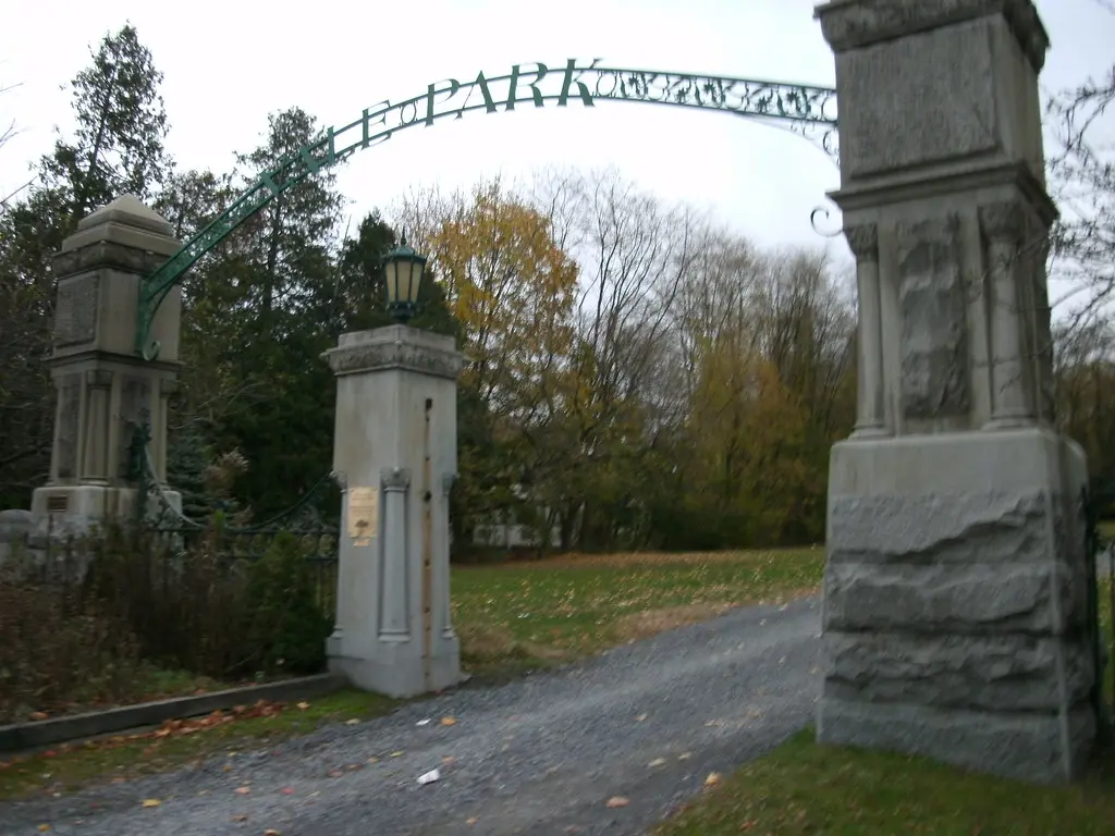 Vale Park - Schenectady, New York | GE DIGITAL CAMERA Vale P… | Flickr