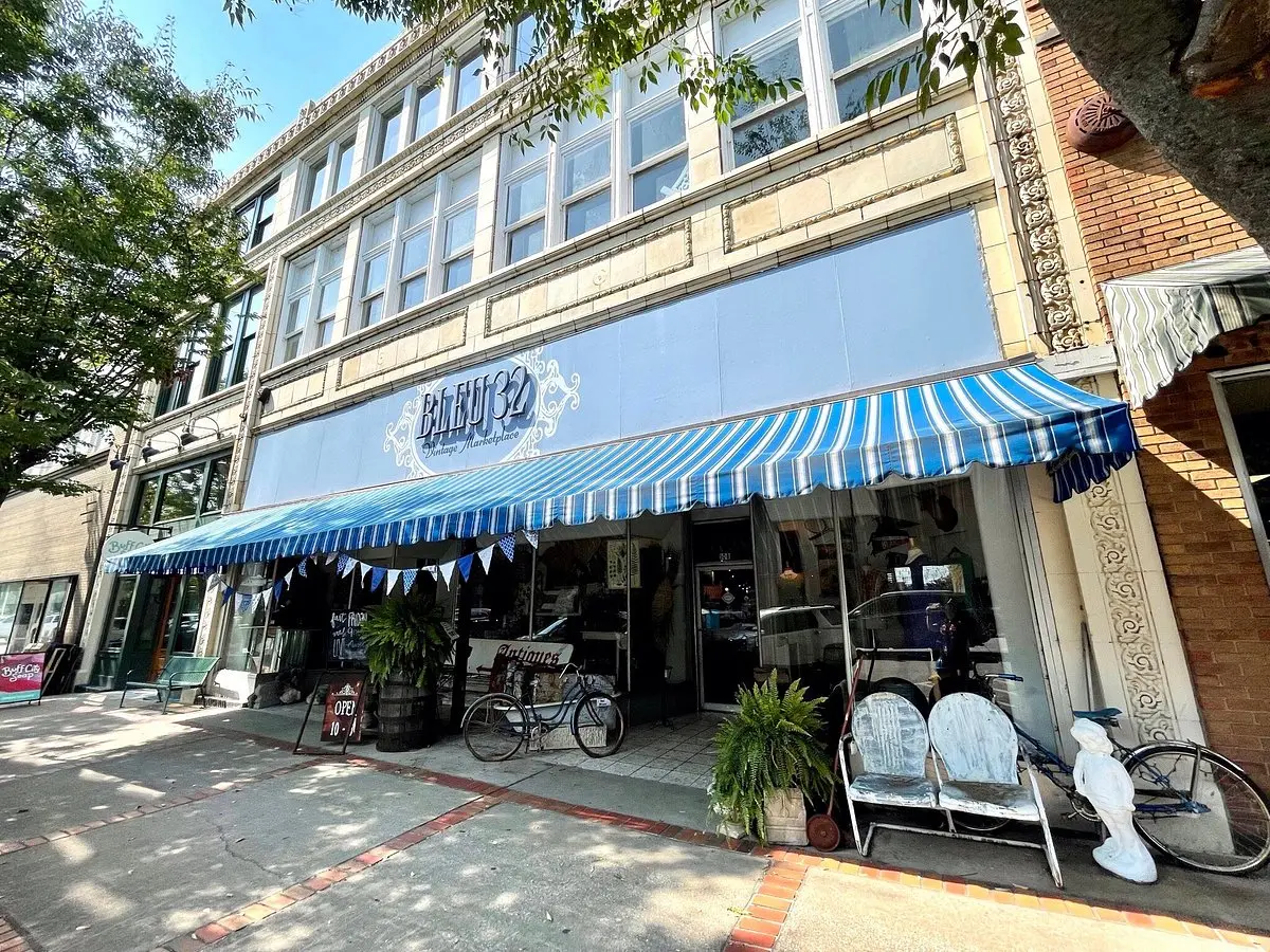 Bleu 32 Vintage Marketplace (2025) - All You Need to Know BEFORE You Go  (with Reviews)