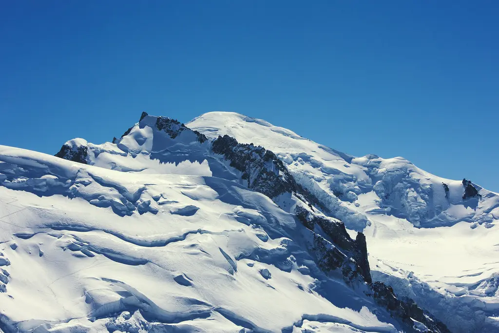Europe’s Dual-Season Escapes: Best Ski Resorts & Warm Fall Getaways