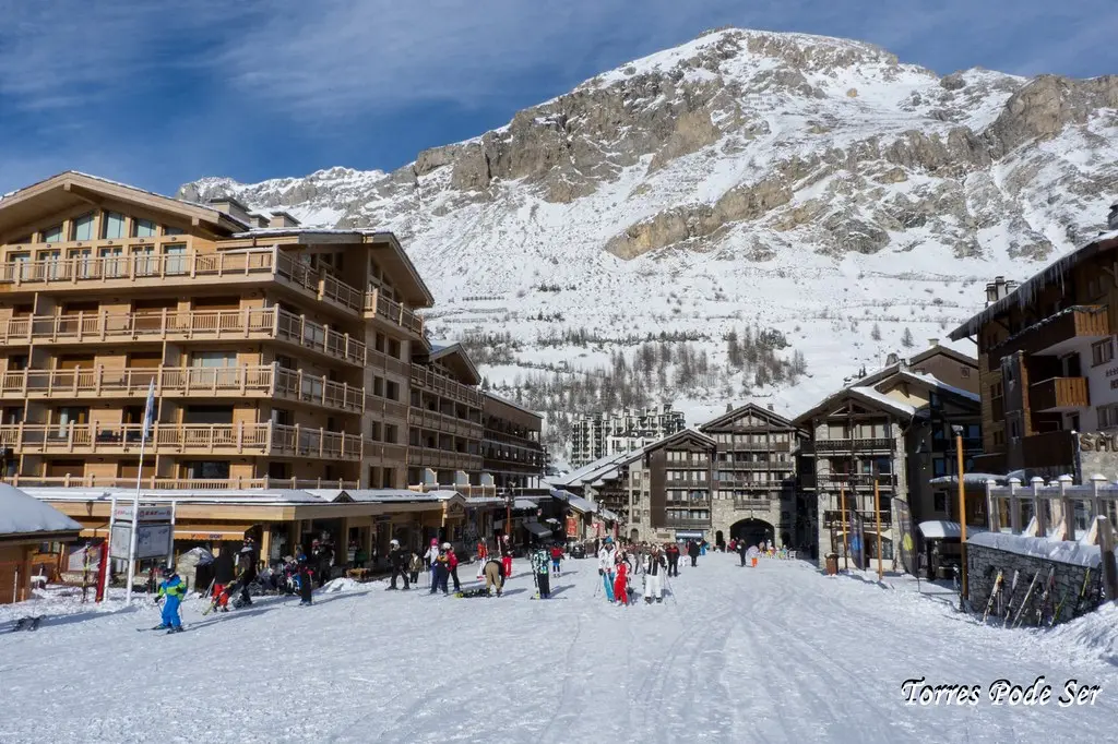 Europe’s Dual-Season Escapes: Best Ski Resorts & Warm Fall Getaways