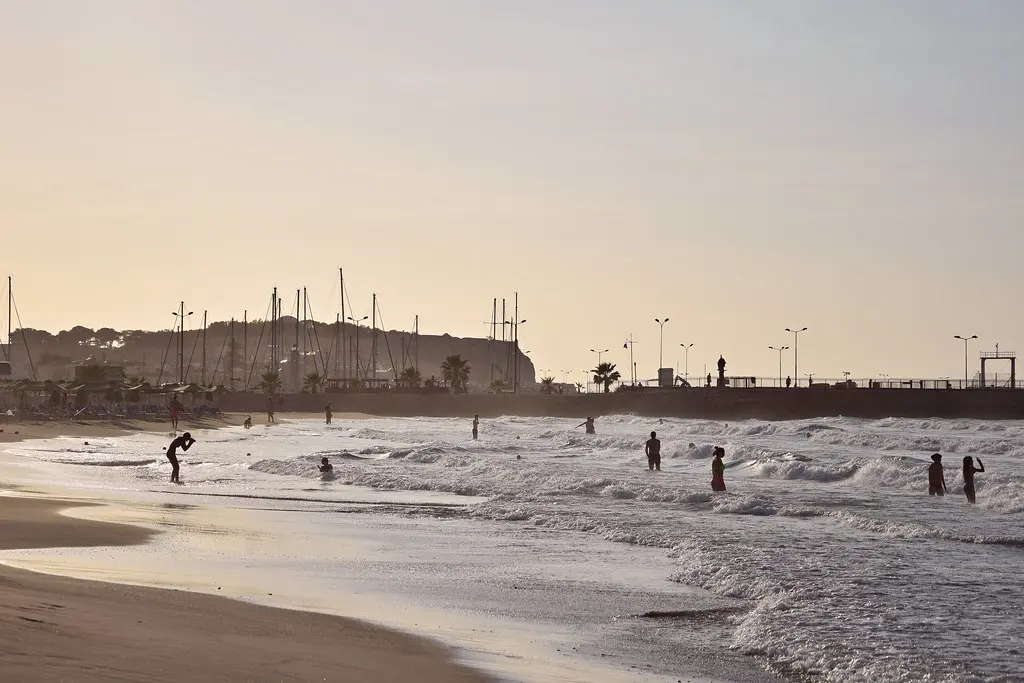 beach in Rethymno | with the view to the harbour and the Ret… | Flickr