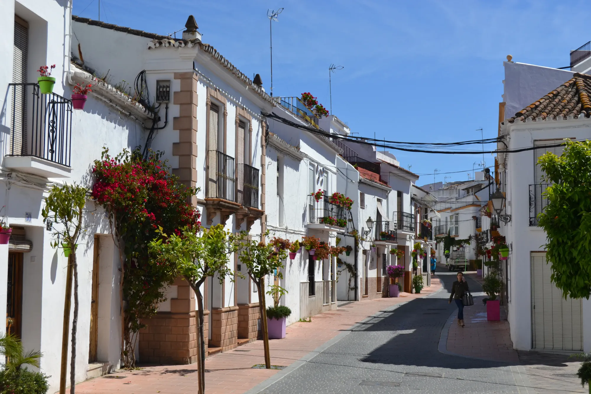 File:Callejeando por Estepona (32925633333).jpg - Wikimedia Commons