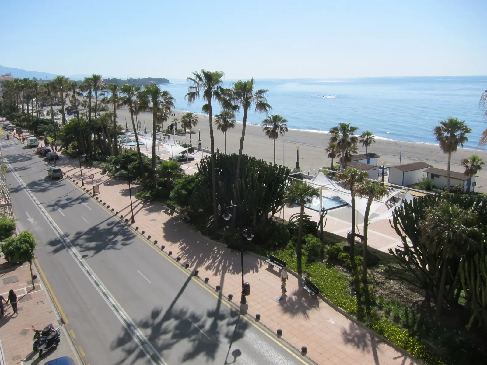 File:Paseo marítimo Estepona2.jpg - Wikimedia Commons