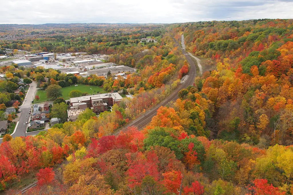 Town of Dundas View from Dundas Peak | 安大略省.哈密爾頓| Kevin Shieh | Flickr