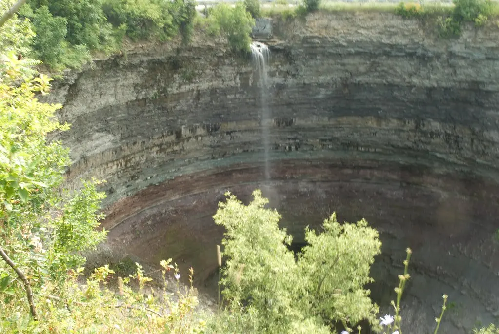 The Devils Punch Bowl. | cheffery_09 | Flickr